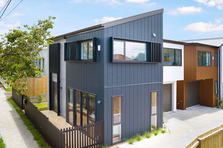 11A & 11B Cadman Avenue_3