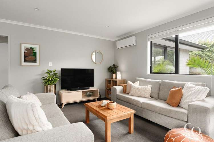 14 Cowell Crescent Pyes Pa_9