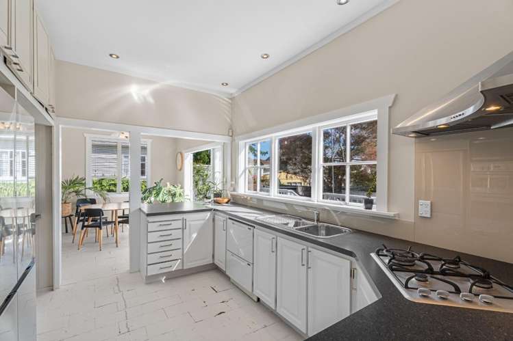 3 Fairlands Avenue 1823_7