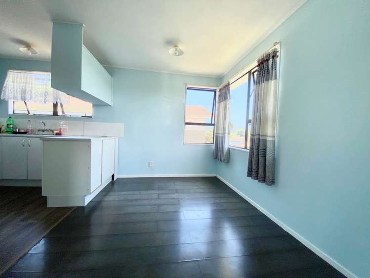 3/1 Rebecca Rise Clendon Park_8