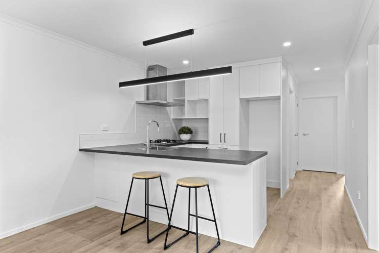 2/6 Walsh Street Forest Lake_3