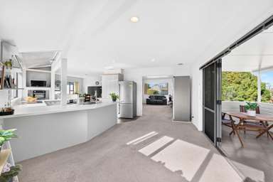 2/51 Merani Street_4