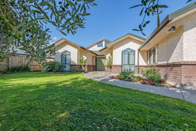 15 Strachan Way Highbury_15