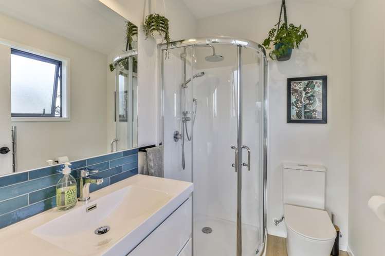 191C Golf Road Titirangi_11