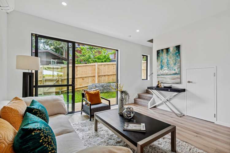 2/58 Sylvan Crescent Te Atatu South_9