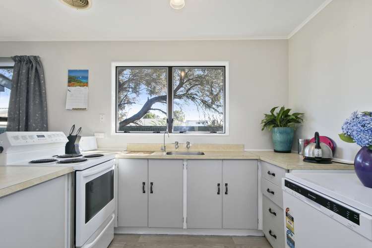 29a Awamutu Grove Waiwhetu_7