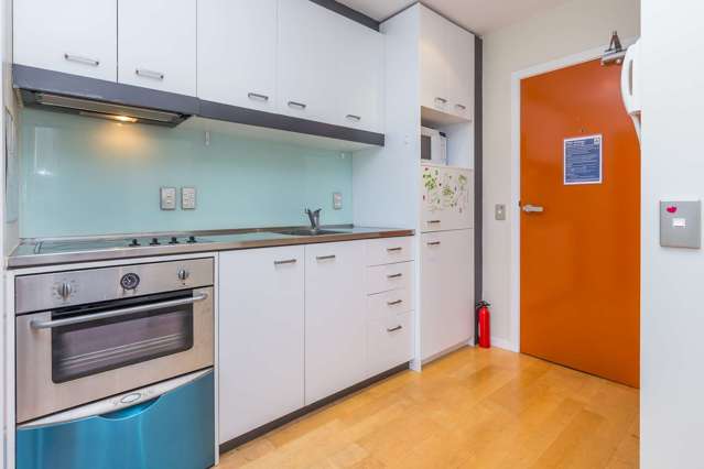 7G/32 EDEN CRESCENT City Centre_3