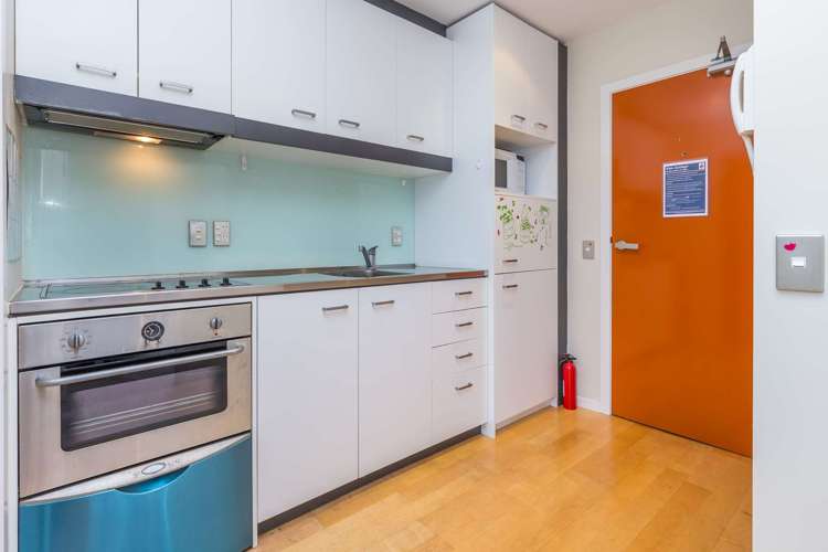7G/32 EDEN CRESCENT City Centre_3