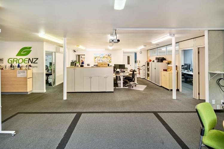 131 Gracefield Road Gracefield_2