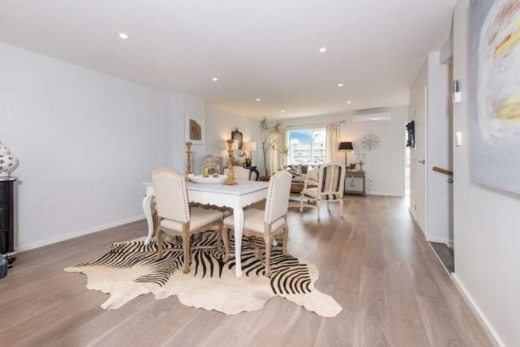 85 Bordeaux Parade Te Atatu South_4