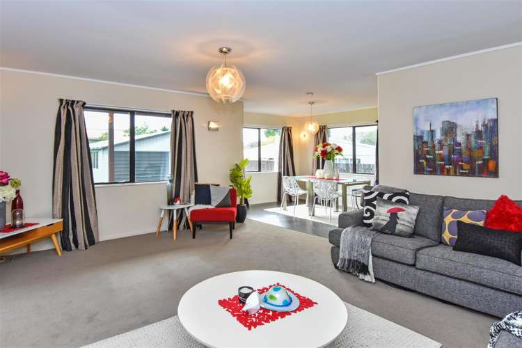 7 Bill Phillip Place Clendon Park_3