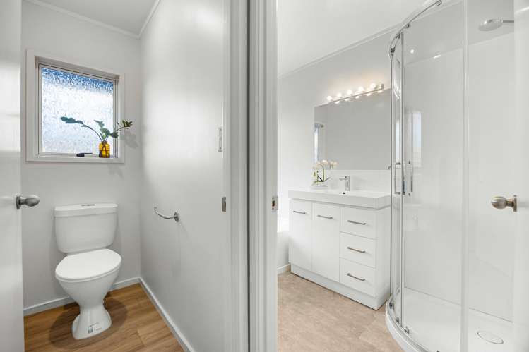 5/110 Norman Lesser Drive St Johns_16