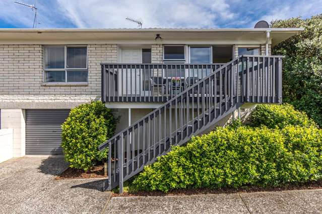 2/12 Girrahween Drive Totara Vale_1