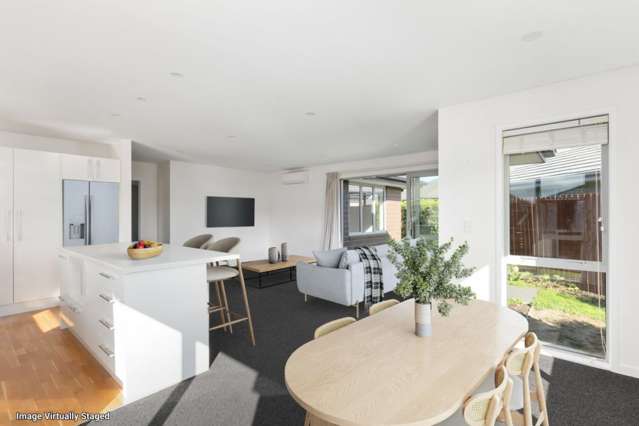 Low Maintenance, Post Quake, Prime Location!