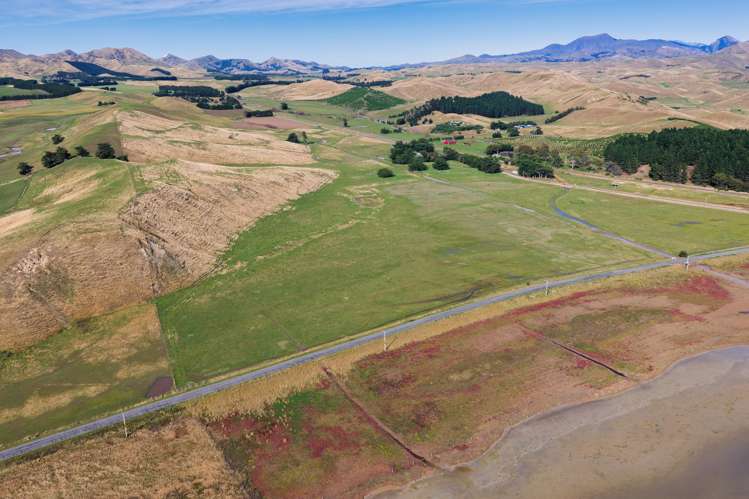 Corner Marfells Beach and Clifford Roads Lake Grassmere_7