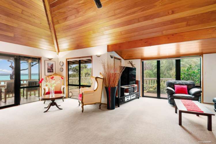 7 Poaka Place Beach Haven_9