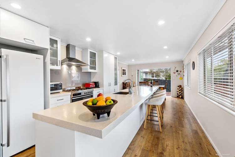 5a Bradbury Road Botany Downs_4