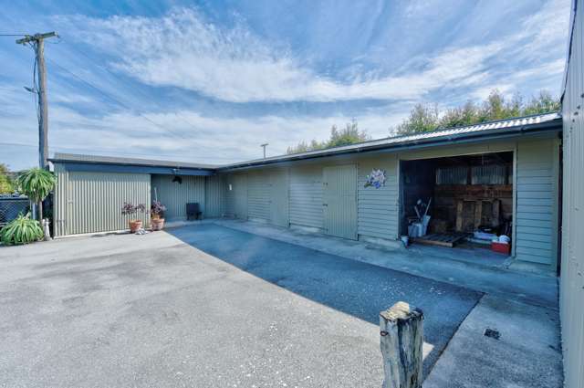 56 Racecourse Road Gore Surrounds_4