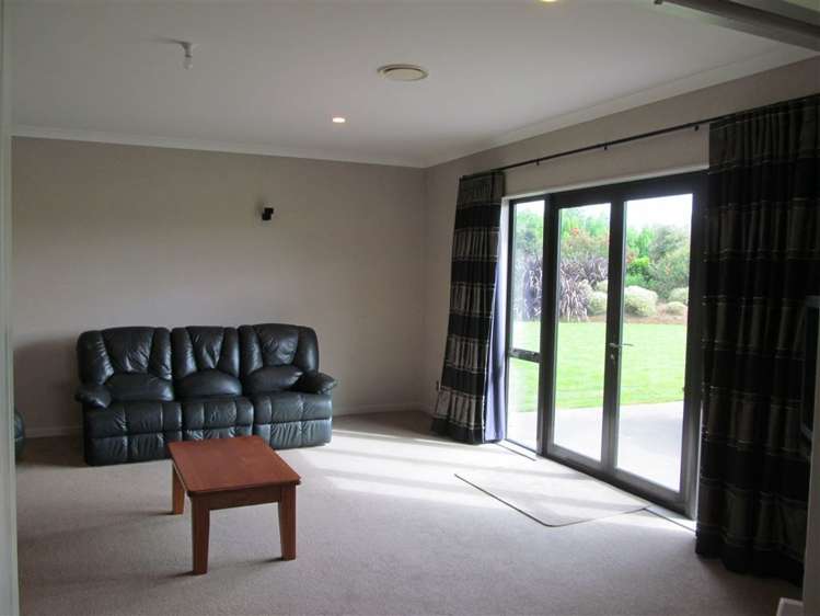 1018b Camerons Line Feilding_9