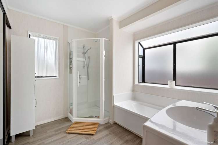 15 Hoylake Place Wattle Downs_14