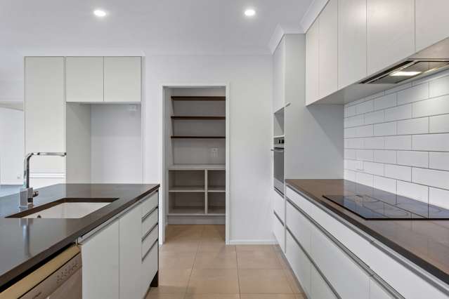 16 Parkgrove Crescent Pokeno_3