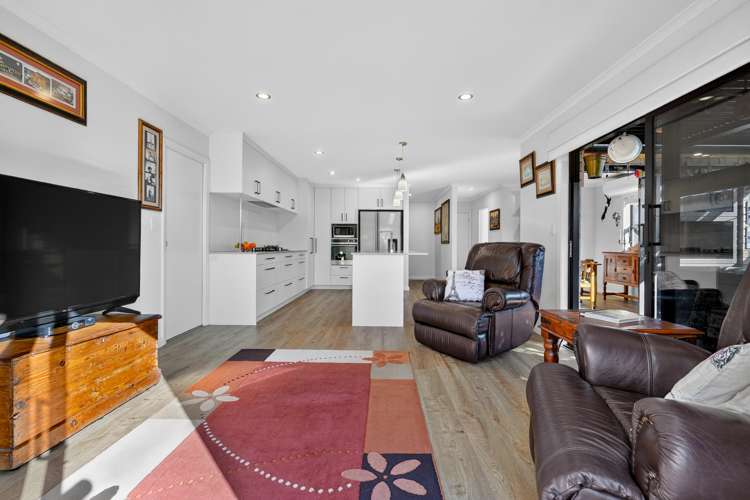 1 Garth Ross Lane Karaka_7