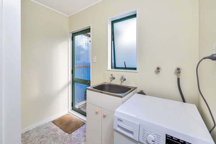 332 Glengarry Road Glen Eden_23