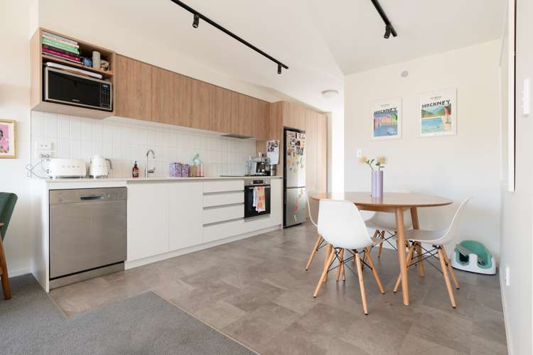 6/63 Tiketike Way Brooklyn_5