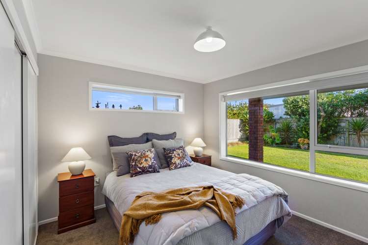 8 Scott Avenue Otaki Beach_15