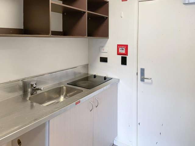 401/12 Martin Square 2185_2