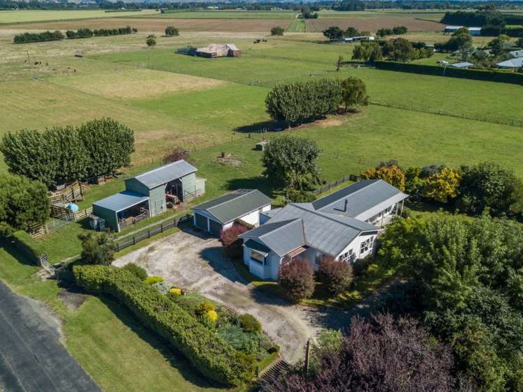 8 Turamoe Road Pakipaki_13