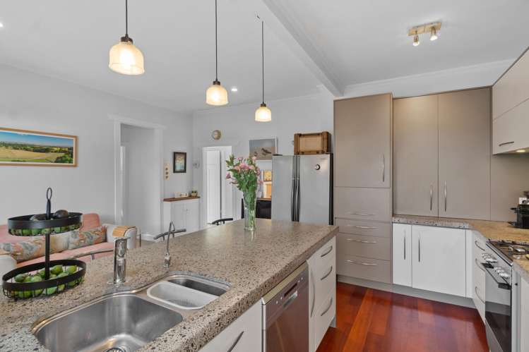 3 Braemar Terrace Mount Albert_16