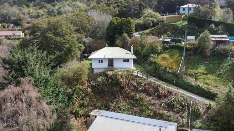 11 Morepork Lane Waipori Falls_12