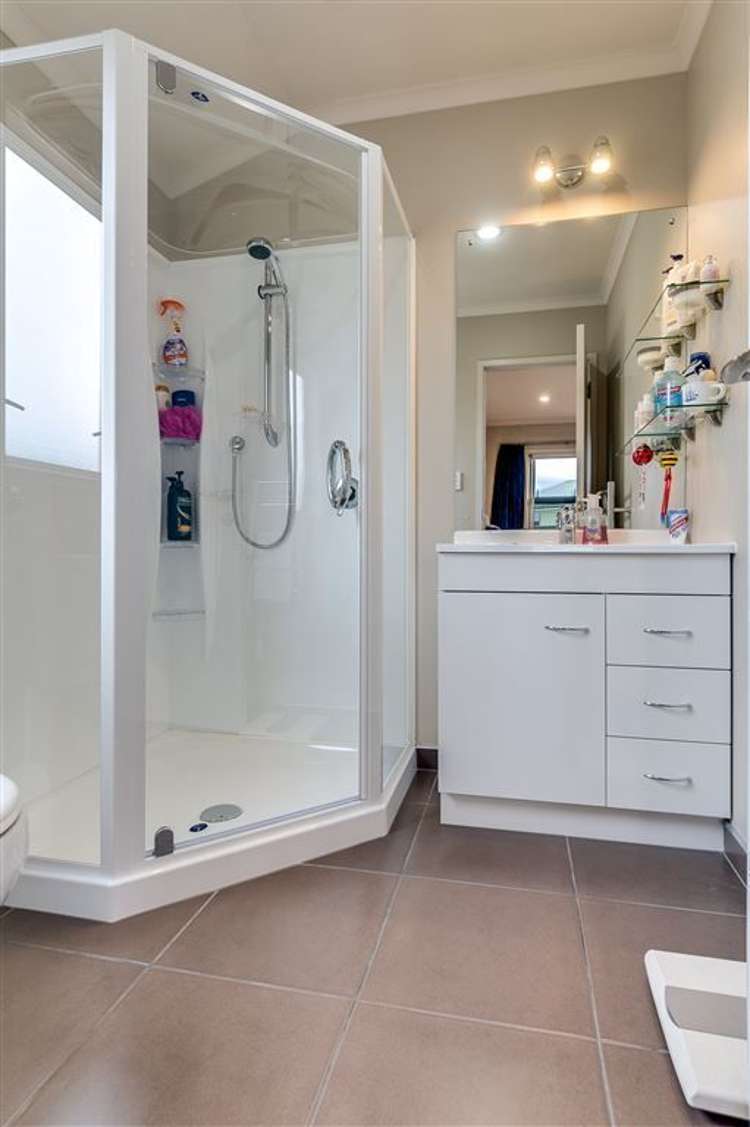 17 Palliser Place Poraiti_13