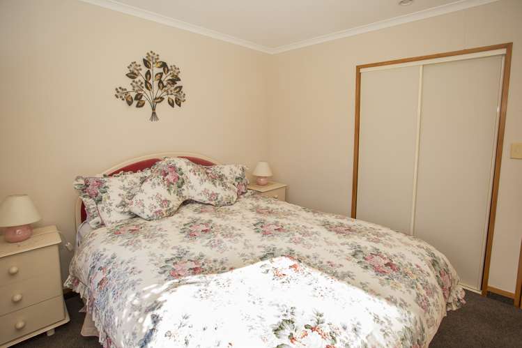 84 Pages Road Allenton_12