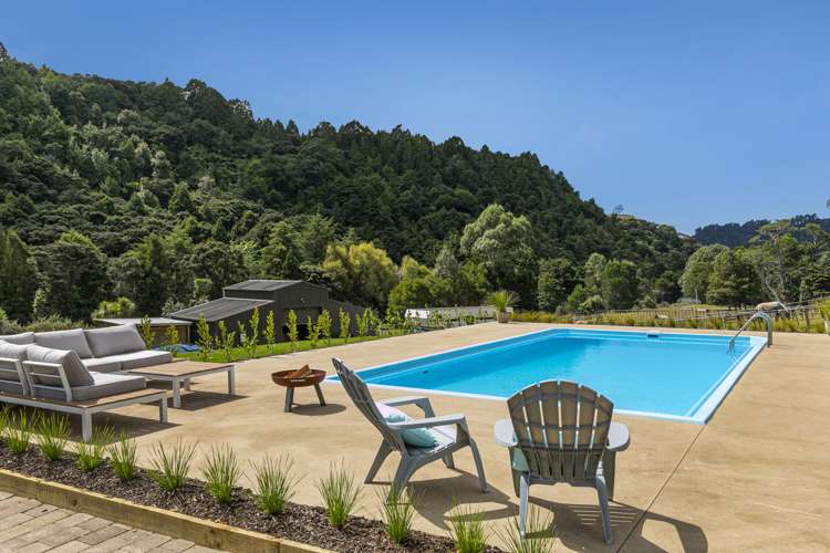 327 Upper Waiwera Road Puhoi_1