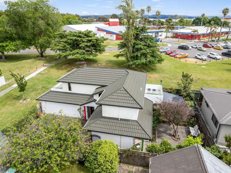 15a Menin rd Onekawa_4