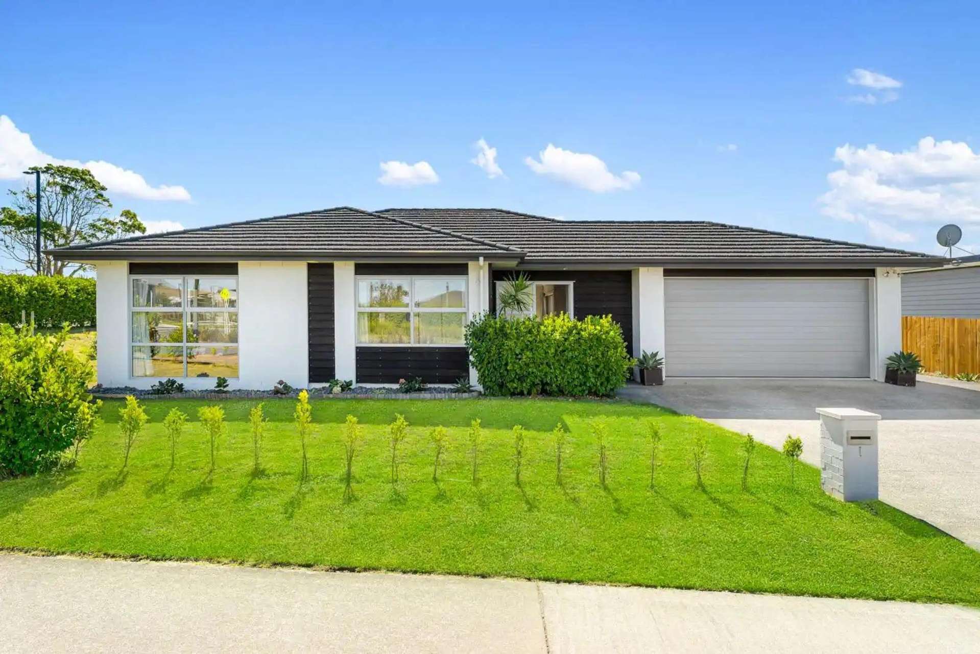 1 Hillpark Drive 1765_0
