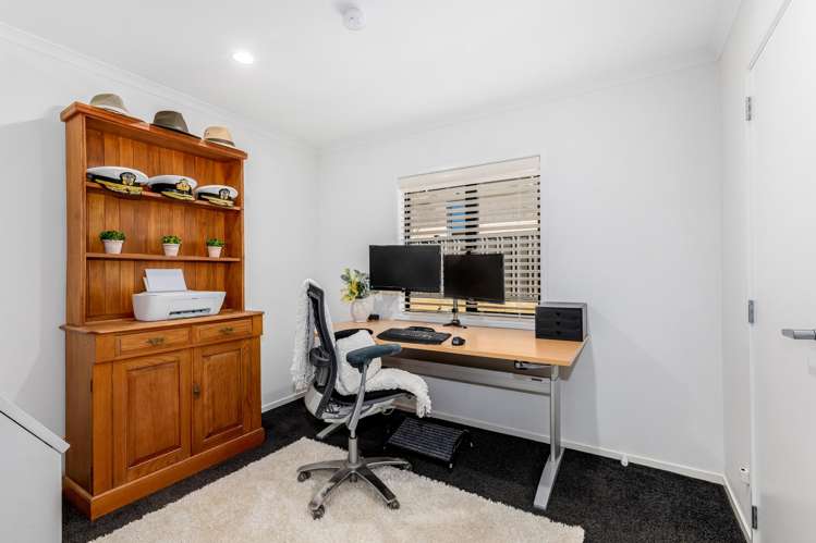 11 Greenstone Grove Brown Owl_15