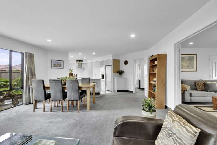 28 Huntingdon Place Avonhead Christchurch City Houses for Sale