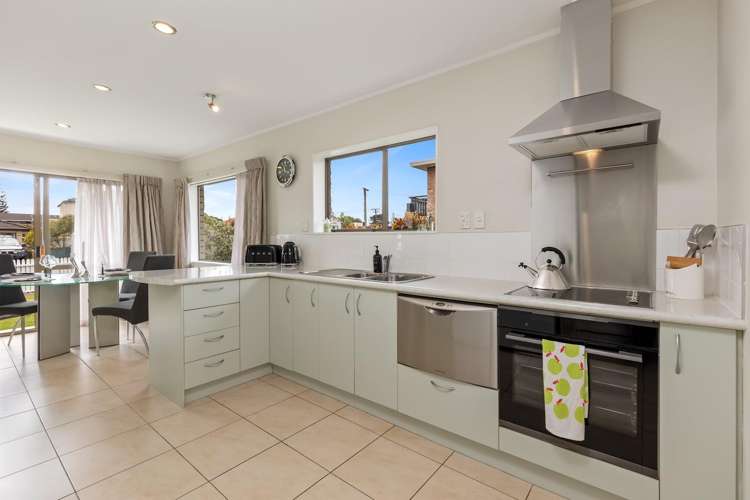Flat 1/20 Pine Road Orewa_12