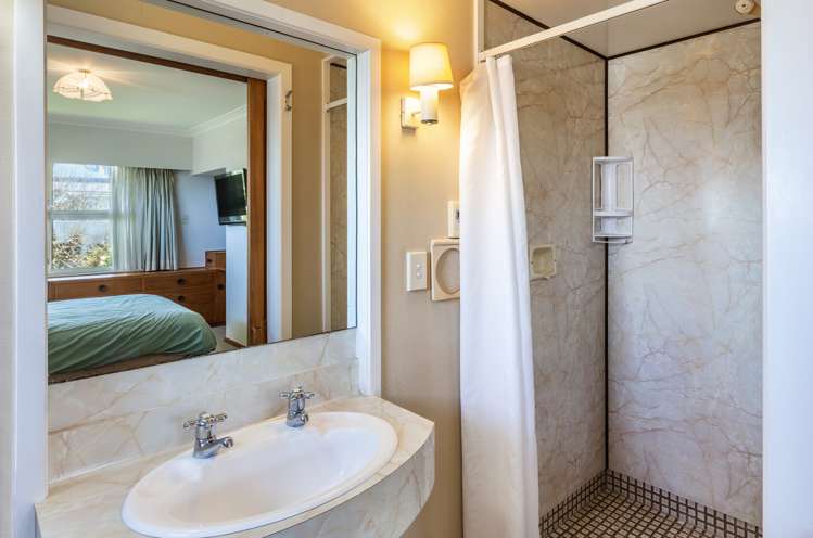 21 Gillies Avenue Taupo_24