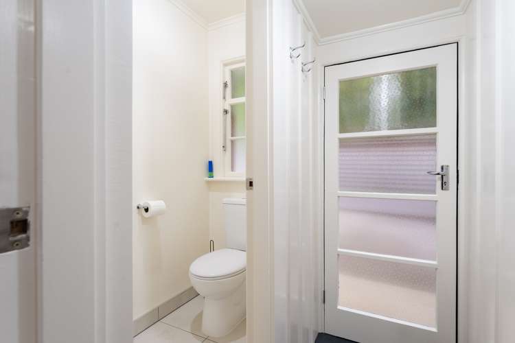 45 Easther Crescent Kew_17