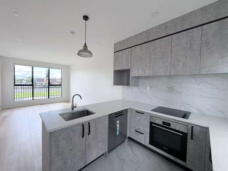 4/148 Lincoln Road Henderson_5