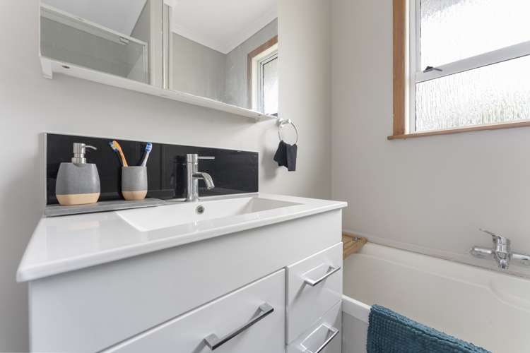 27 Cavendish Crescent Awapuni_14