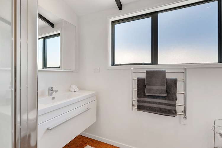 14 Tikati View Titahi Bay_16