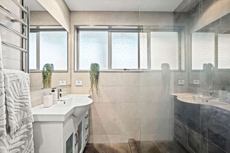28 Waitikiri Drive Parklands_11