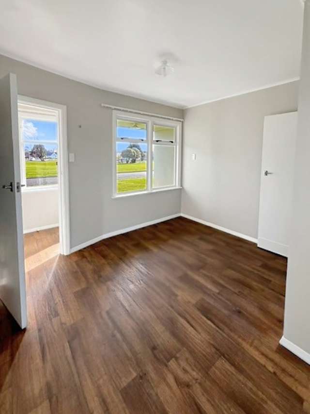 18 Devon Crescent 10985_3