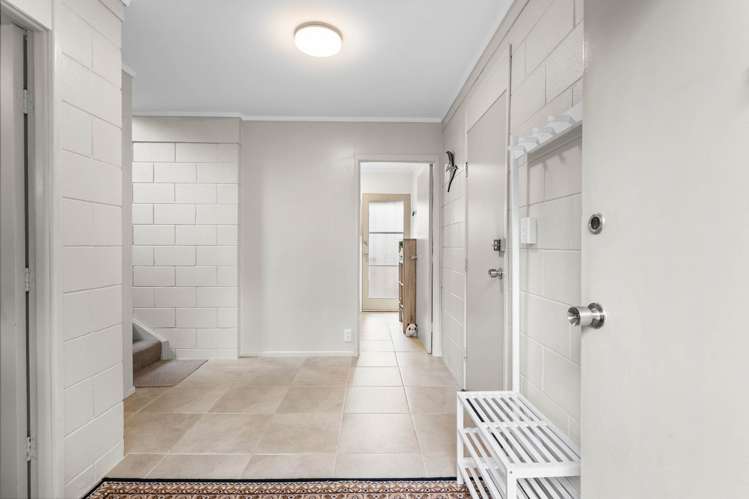 2/42 Eastglen Road Glen Eden_12