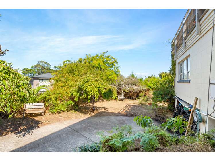 7 Celsmere Lane Te Atatu Peninsula_14